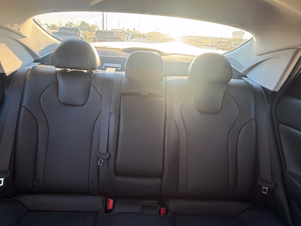 Used 2023 Hyundai Elantra Limited FWD image 48