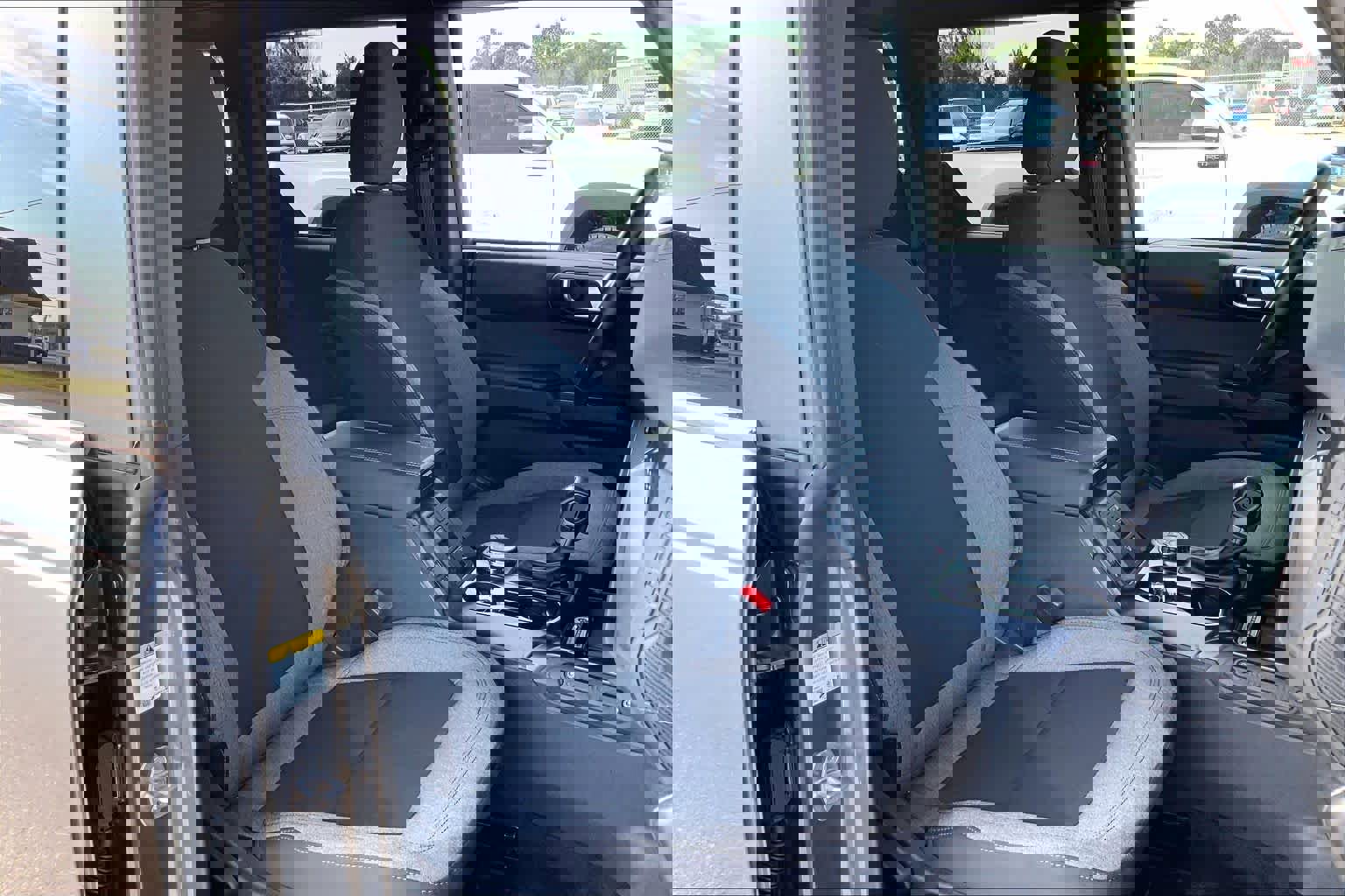 Certified 2025 Ford Bronco Big Bend image 12