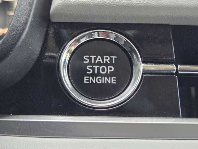 Used 2024 Mitsubishi Outlander SEL AWD/4WD image 20