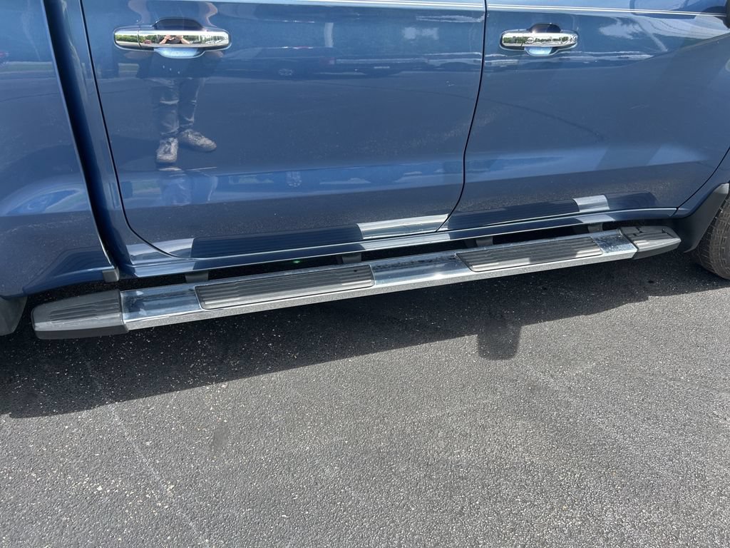 Used 2024 Chevrolet Silverado 1500 LTZ w/ Technology Package AWD/4WD image 9