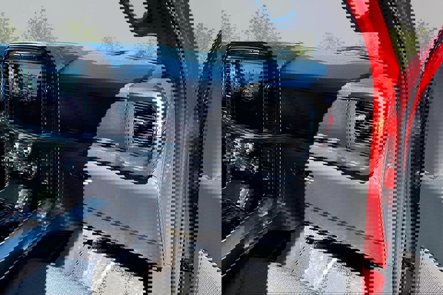 Certified 2022 Ford F150 XLT w/ Equipment Group 302A High image 17