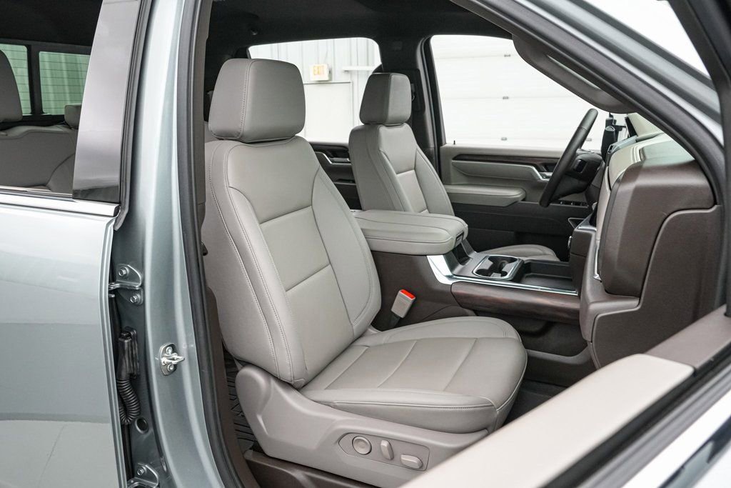 Used 2025 GMC Sierra 2500 SLT w/ SLT Premium Package image 21