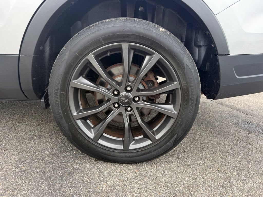 Certified 2019 Ford Explorer XLT w/ Equipment Group 202A AWD/4WD image 32