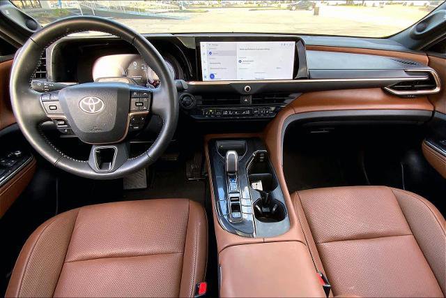 Used 2025 Toyota Crown Signia w/ Advanced Technology Package image 16