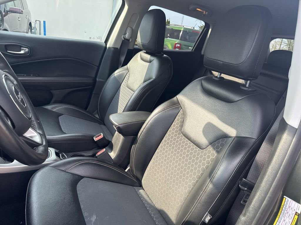 Used 2019 Jeep Compass Latitude w/ Cold Weather Group image 16