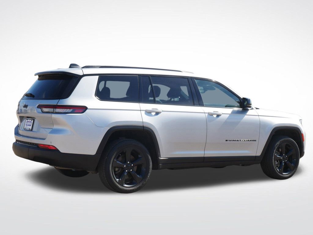 Used 2024 Jeep Grand Cherokee L Altitude AWD/4WD image 3