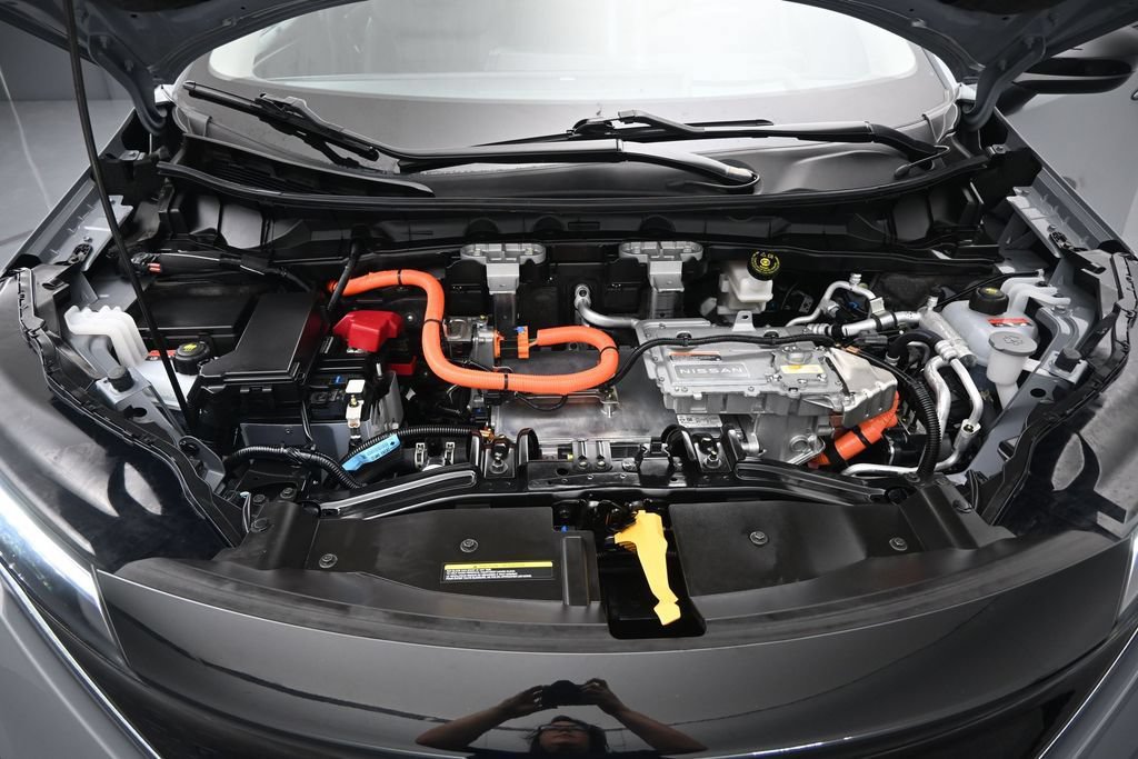 Used 2024 Nissan Ariya AWD image 25