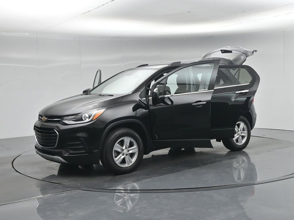 Used 2020 Chevrolet Trax LT w/ LT Convenience Package AWD/4WD image 33