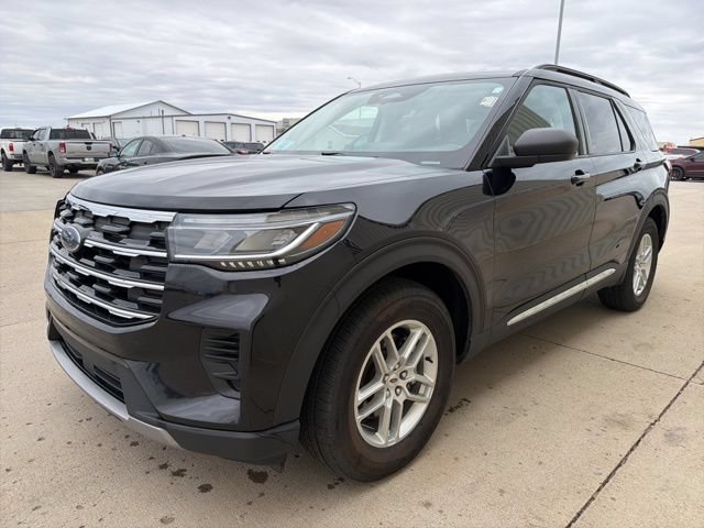 Certified 2025 Ford Explorer Active AWD/4WD image 4