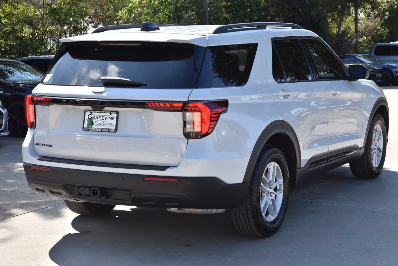 Certified 2026 Ford Explorer Active RWD image 8