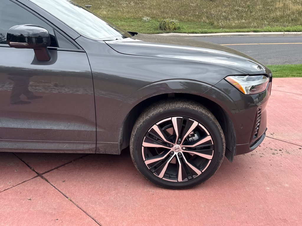 Used 2025 Volvo XC60 B5 Plus w/ Protection Package Premier AWD/4WD image 30