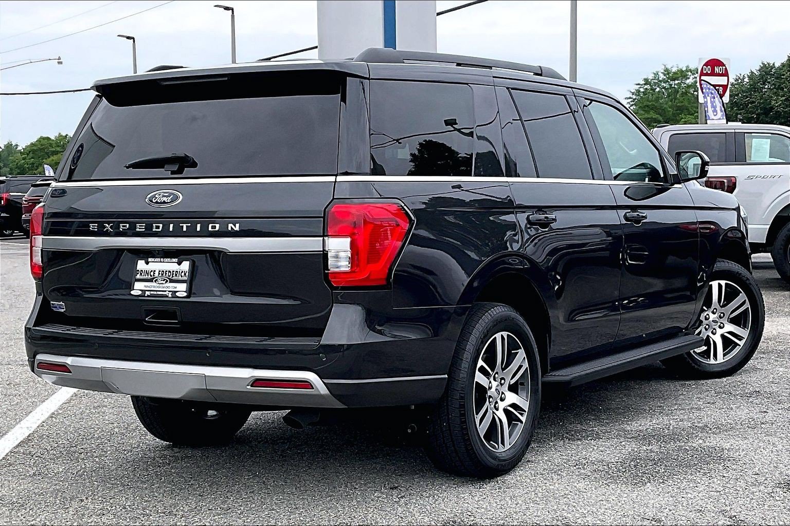 Certified 2024 Ford Expedition XLT RWD image 11