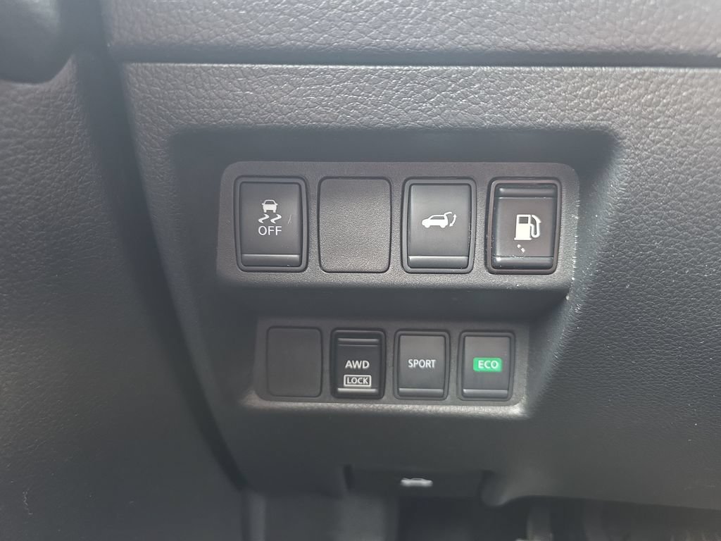 Used 2018 Nissan Rogue SV AWD/4WD image 42