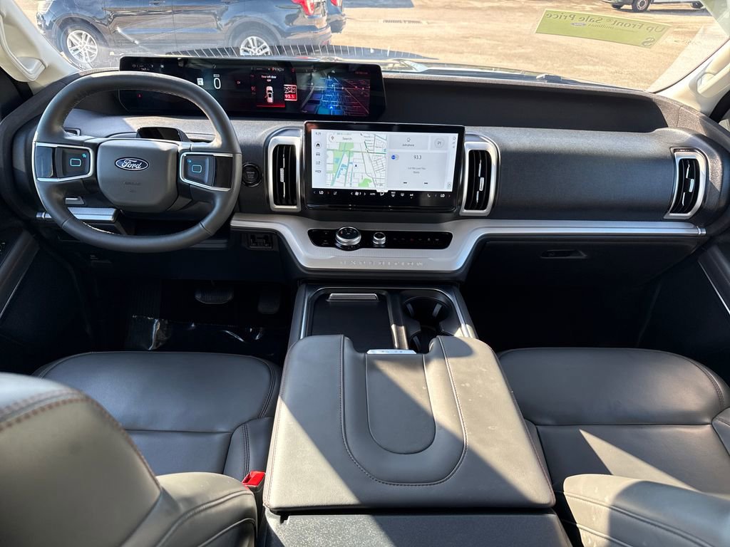 Certified 2025 Ford Expedition Active image 6