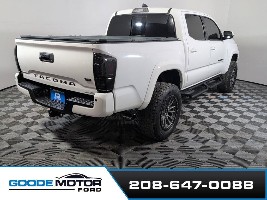 Used 2018 Toyota Tacoma TRD Sport w/ Technology Package AWD/4WD image 8
