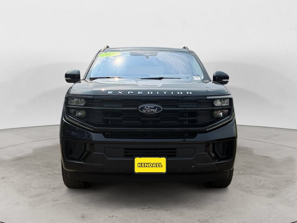 Certified 2025 Ford Expedition Active AWD/4WD image 2