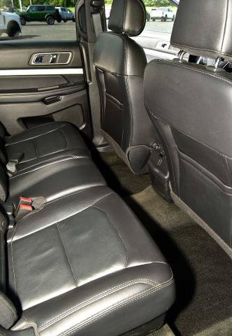 Certified 2017 Ford Explorer XLT w/ Equipment Group 202A AWD/4WD image 31