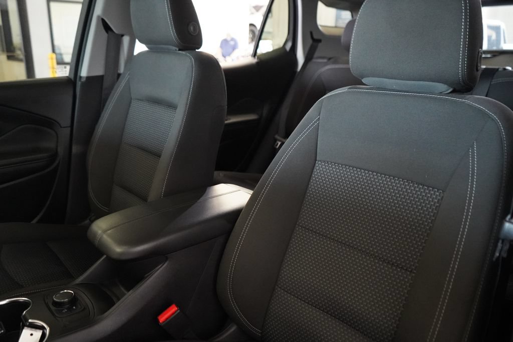 Used 2024 GMC Terrain SLE AWD/4WD image 19