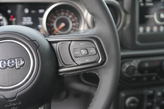 Used 2023 Jeep Gladiator Willys image 23