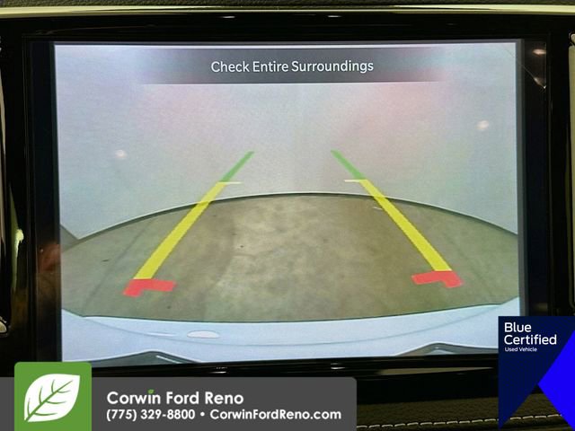 Used 2025 Chrysler Pacifica Select AWD/4WD image 16