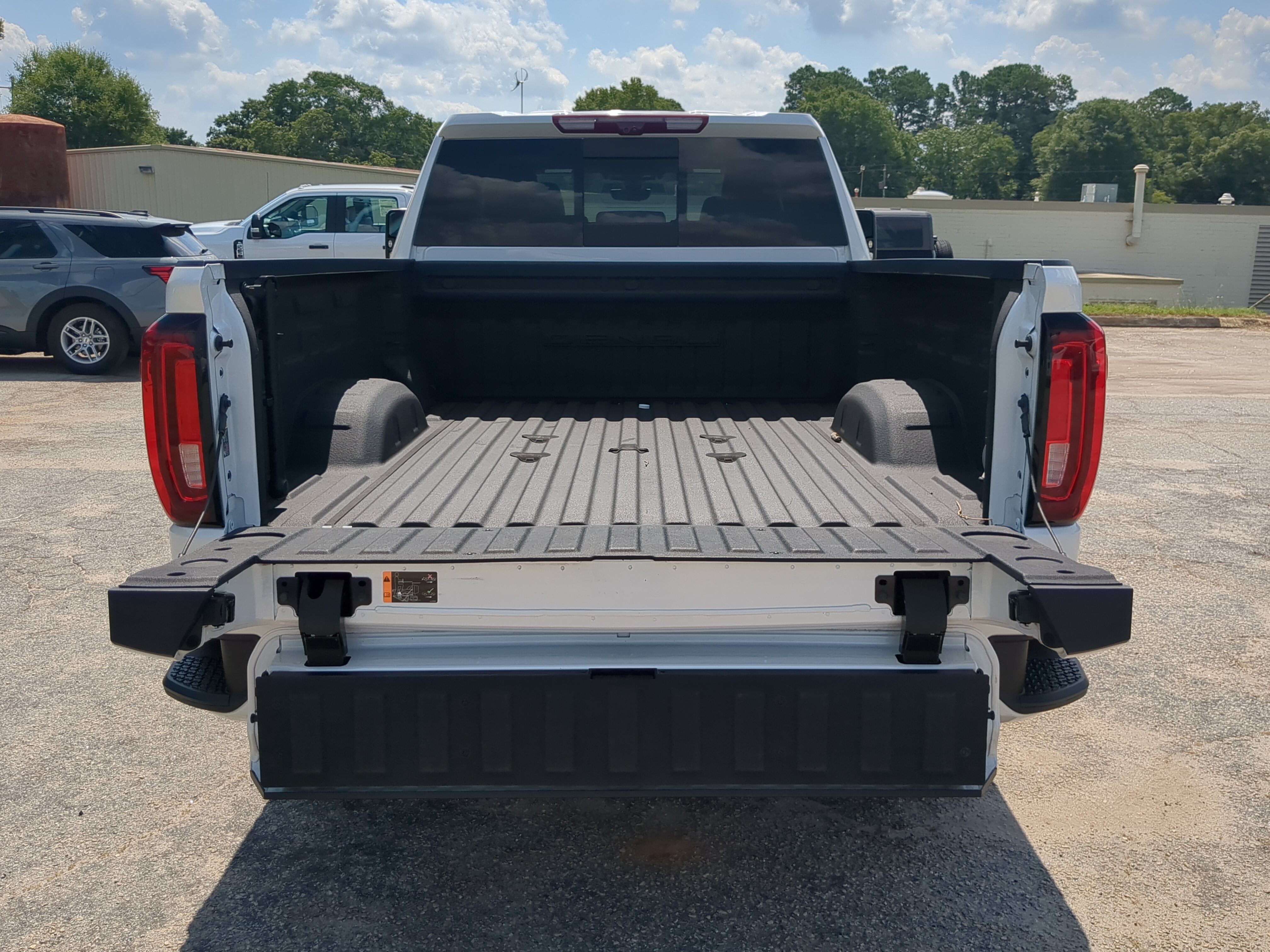 Used 2021 GMC Sierra 2500 Denali w/ Denali Ultimate Package AWD/4WD image 11