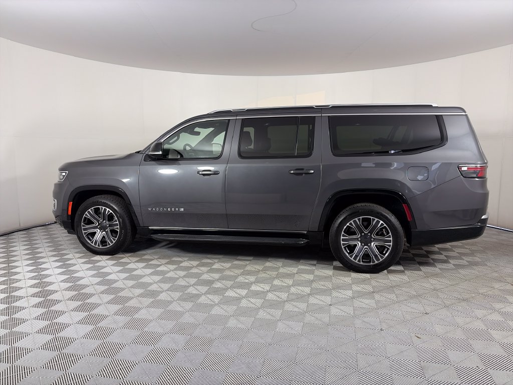 Used 2024 Jeep Wagoneer L Series II AWD/4WD image 4