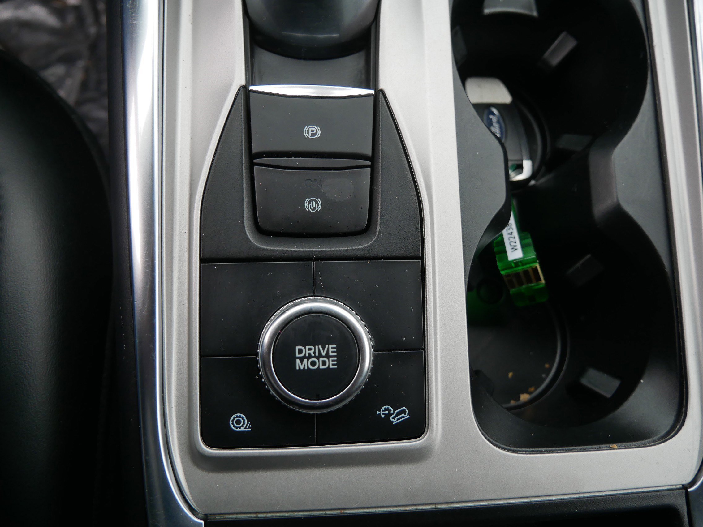 Certified 2023 Ford Explorer XLT w/ Equipment Group 202A image 38