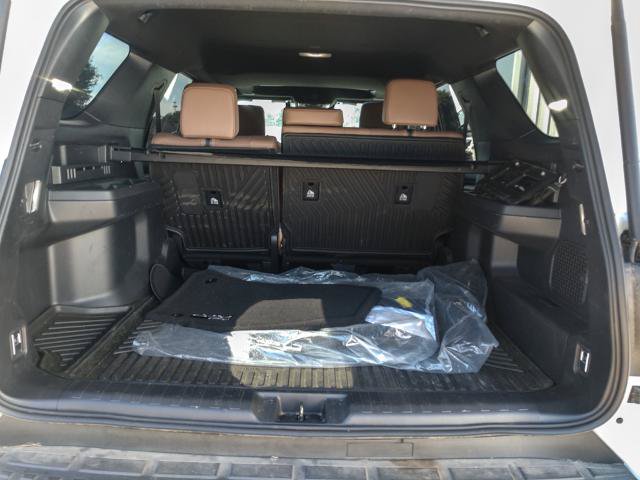 Used 2025 Toyota 4Runner Limited AWD/4WD image 8