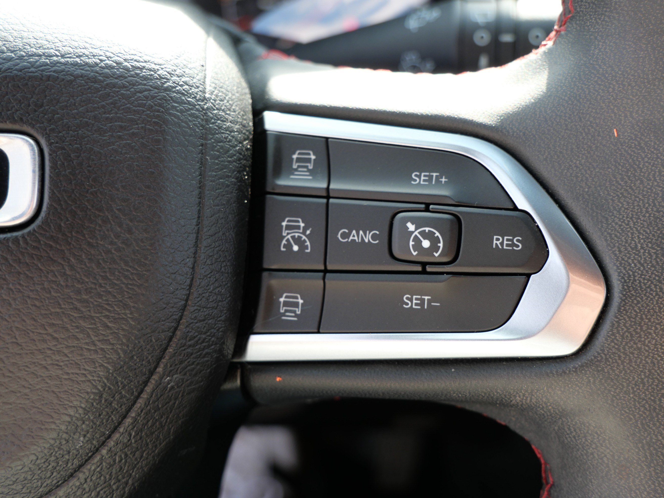 Used 2023 Jeep Compass Trailhawk AWD/4WD image 28
