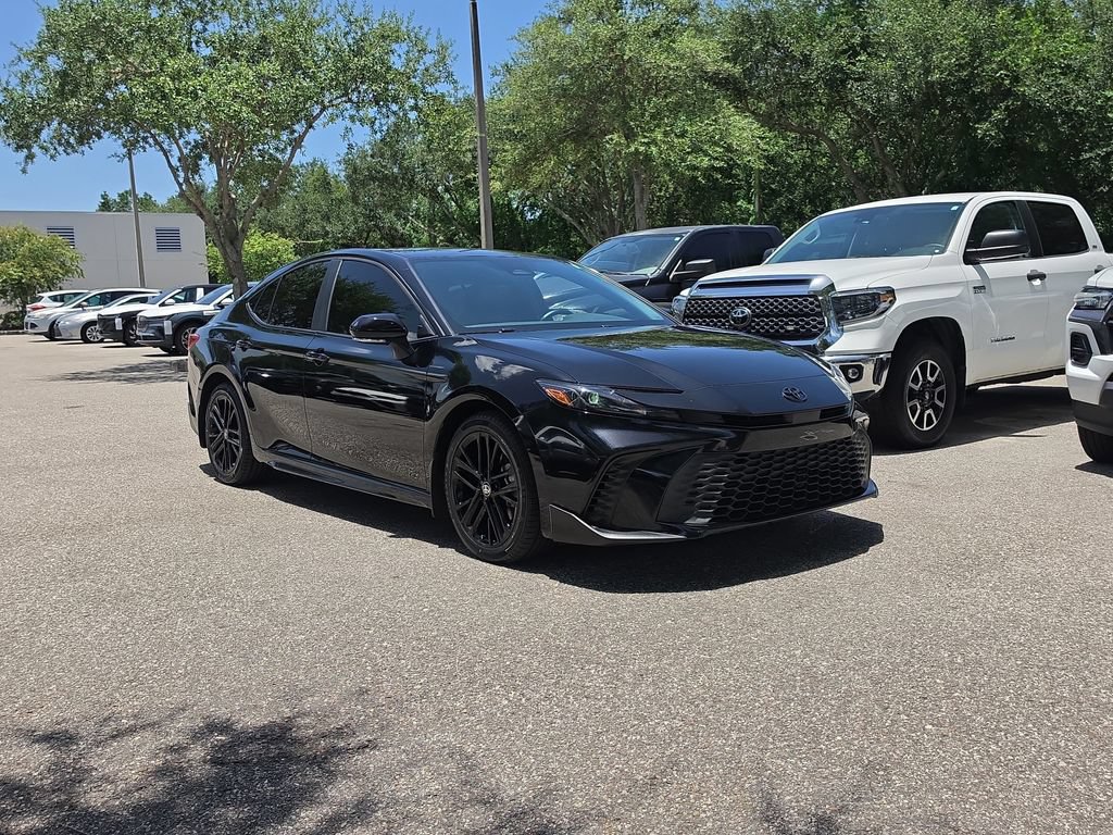 Used 2025 Toyota Camry SE FWD image 2