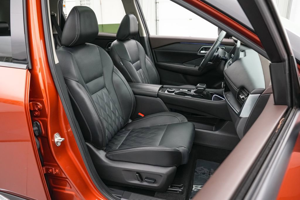Used 2023 Nissan Rogue Platinum w/ Platinum Premium Package AWD/4WD image 25