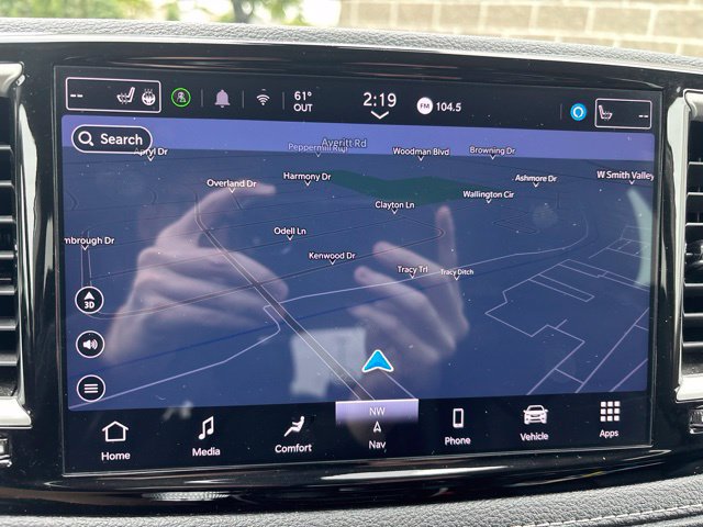 Used 2024 Chrysler Pacifica Limited FWD image 23