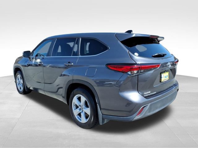 Used 2023 Toyota Highlander LE image 4