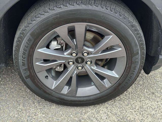 Certified 2023 Ford Explorer XLT w/ Equipment Group 202A image 9