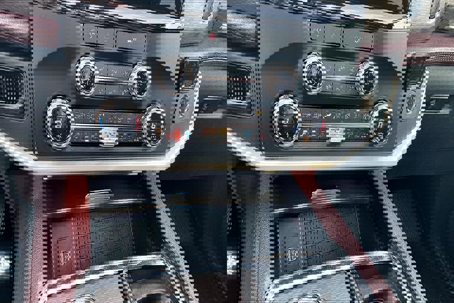 Certified 2024 Ford Expedition Limited image 32