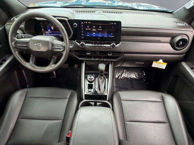 Used 2023 Chevrolet Colorado Trail Boss AWD/4WD image 3