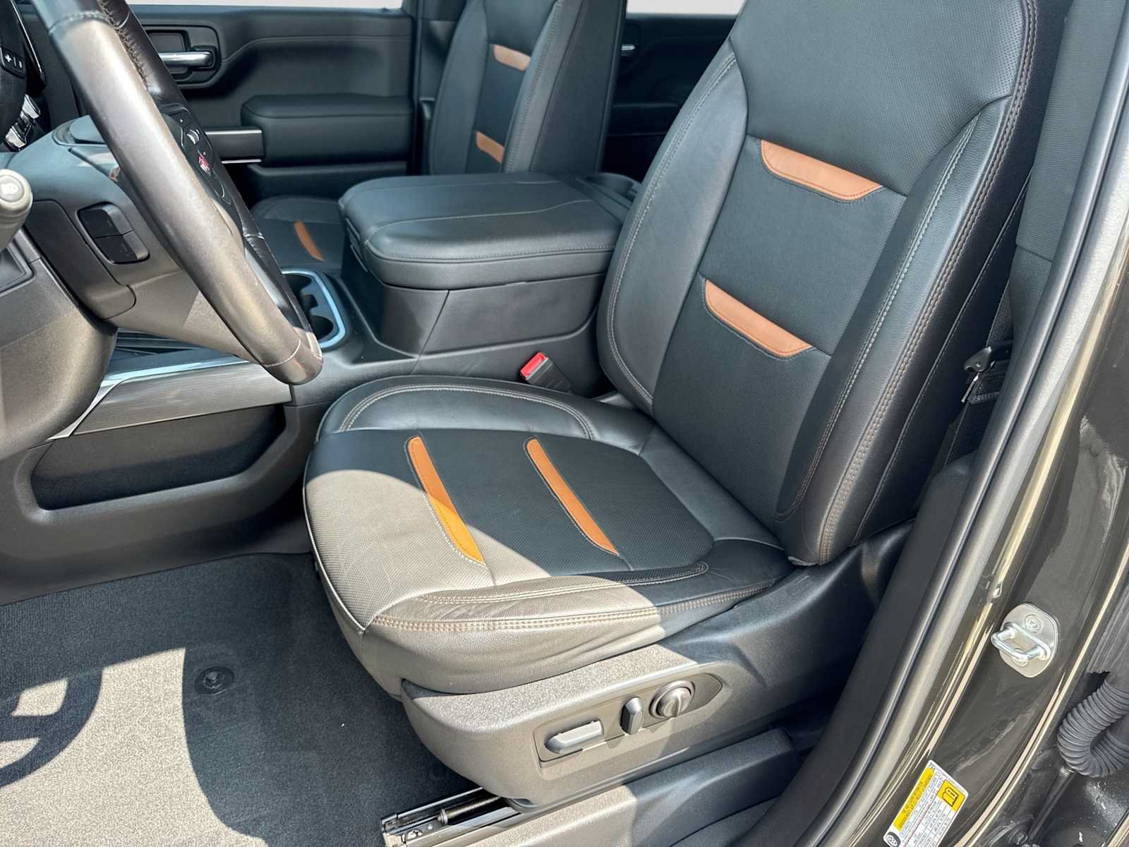 Used 2023 GMC Sierra 2500 AT4 w/ AT4 Premium Plus Package AWD/4WD image 16