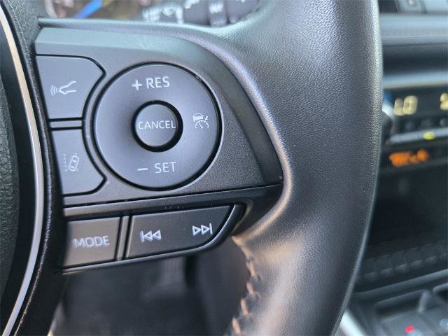 Used 2022 Toyota RAV4 XLE Premium image 24