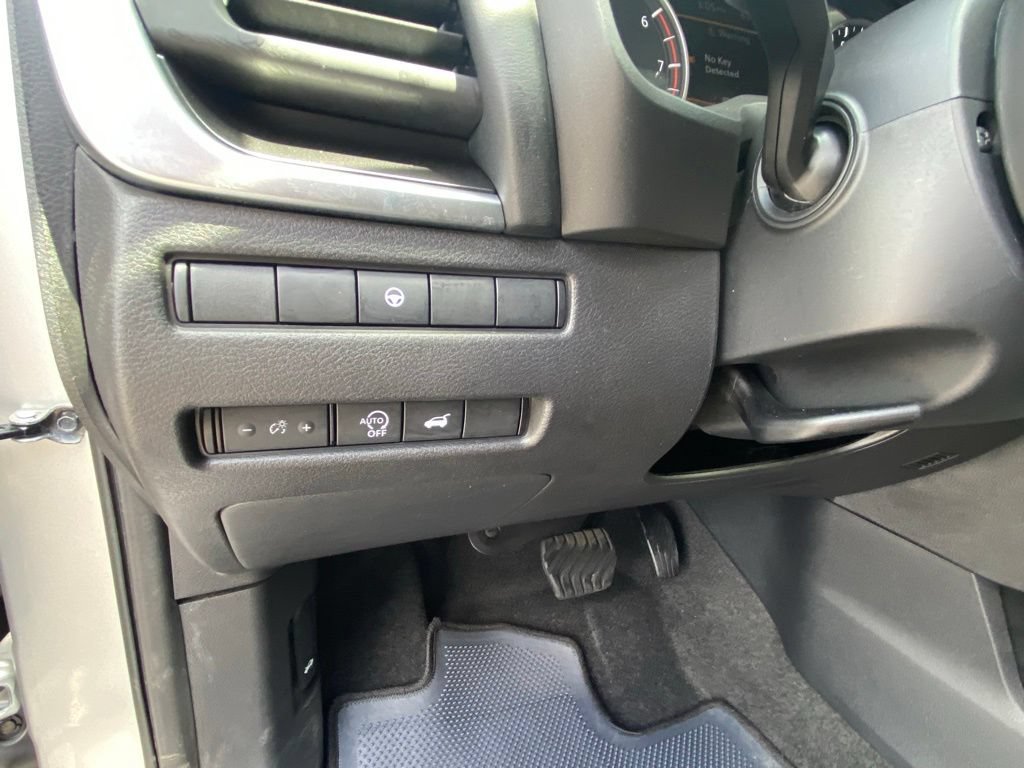 Used 2024 Nissan Rogue SV w/ SV Premium Package AWD/4WD image 12