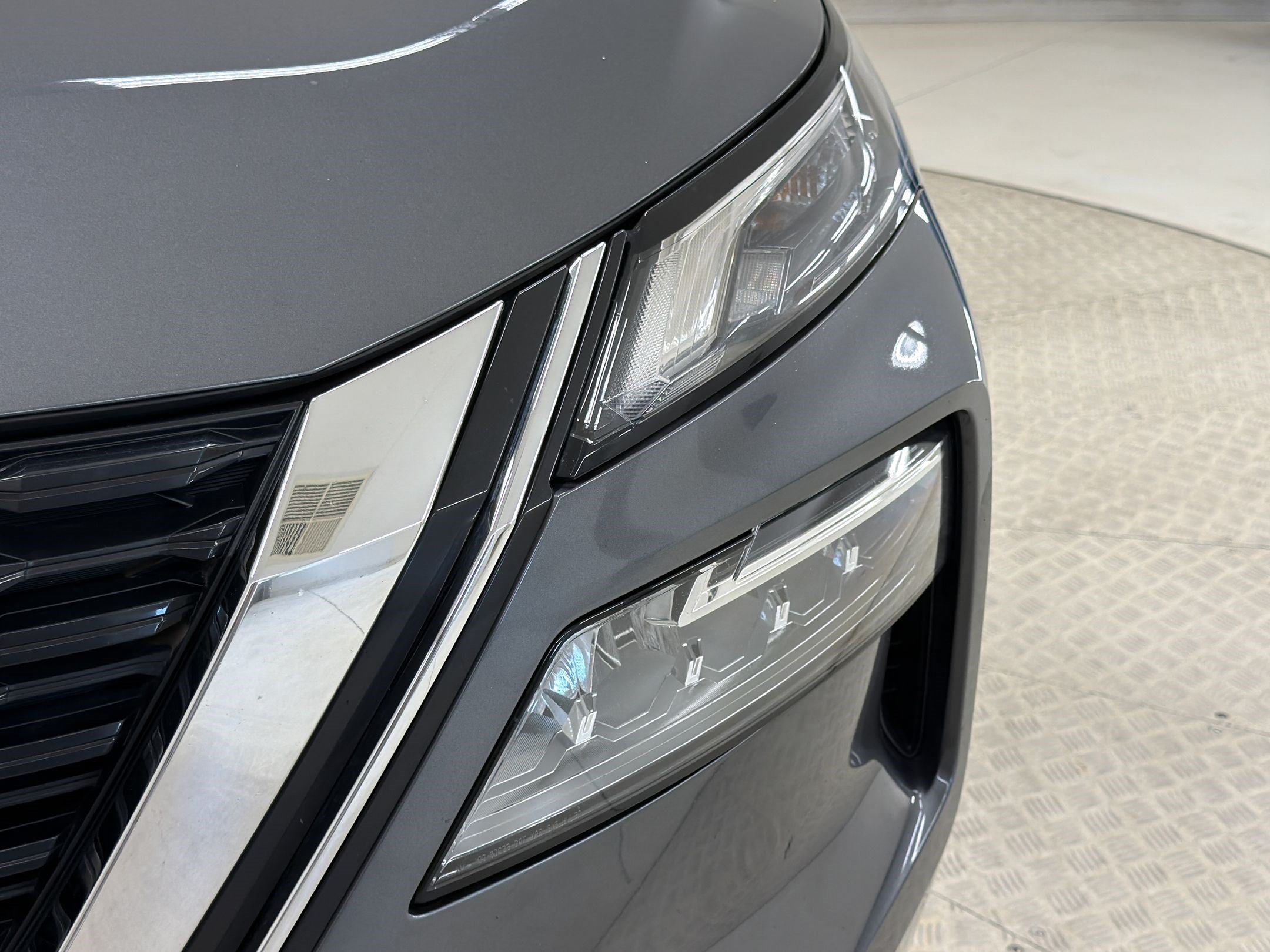 Used 2023 Nissan Rogue SV FWD image 12