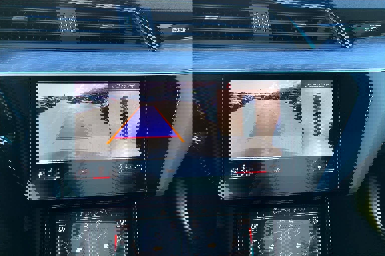 Used 2024 Audi Q8 e-tron Premium Plus w/ Premium Plus Package image 26