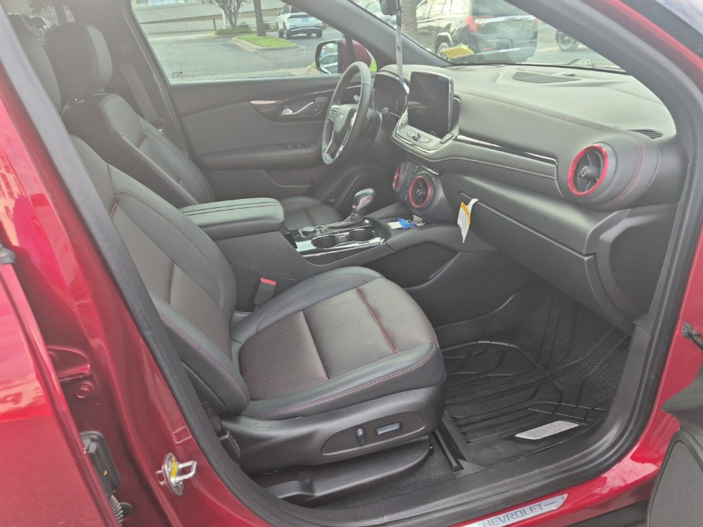 Used 2024 Chevrolet Blazer RS w/ Driver Confidence II Package FWD image 30