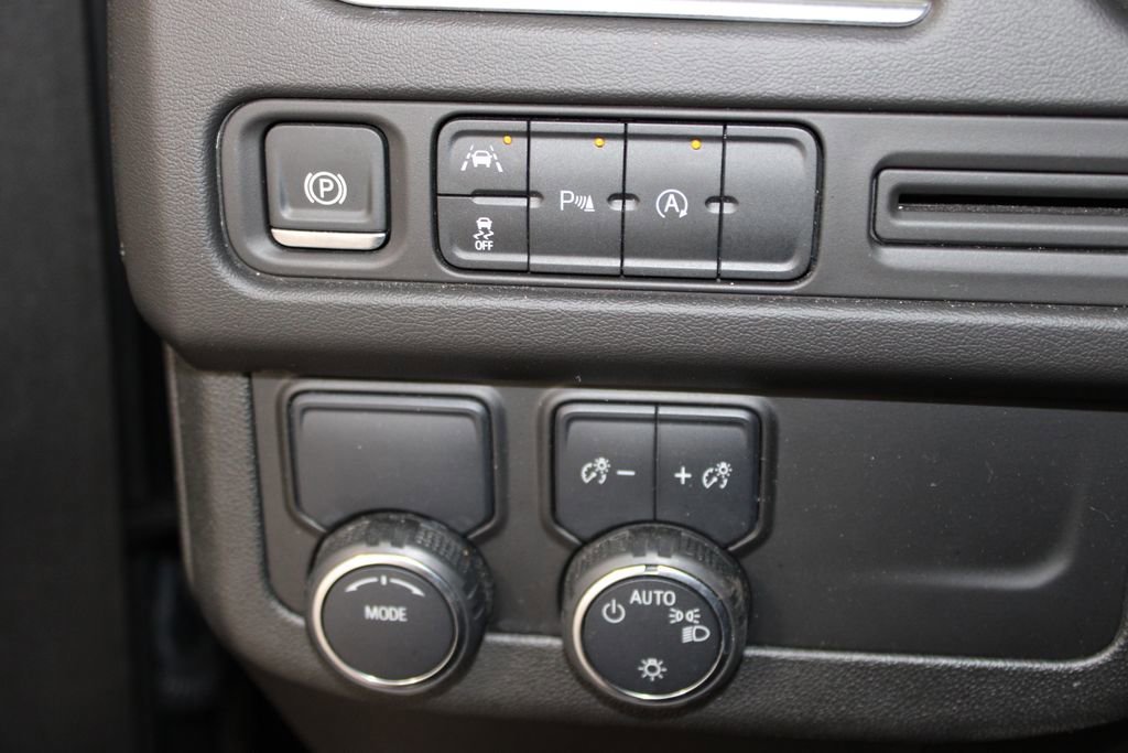 Used 2024 Chevrolet Suburban RST image 47