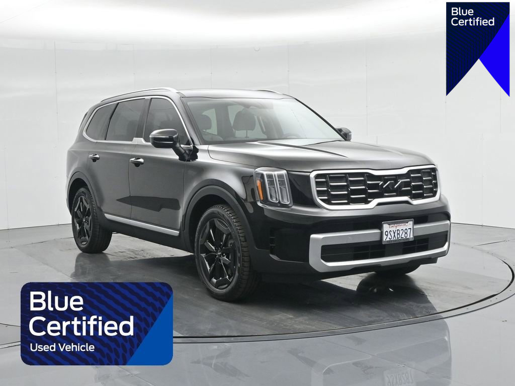Used 2023 Kia Telluride S w/ S Sunroof Package