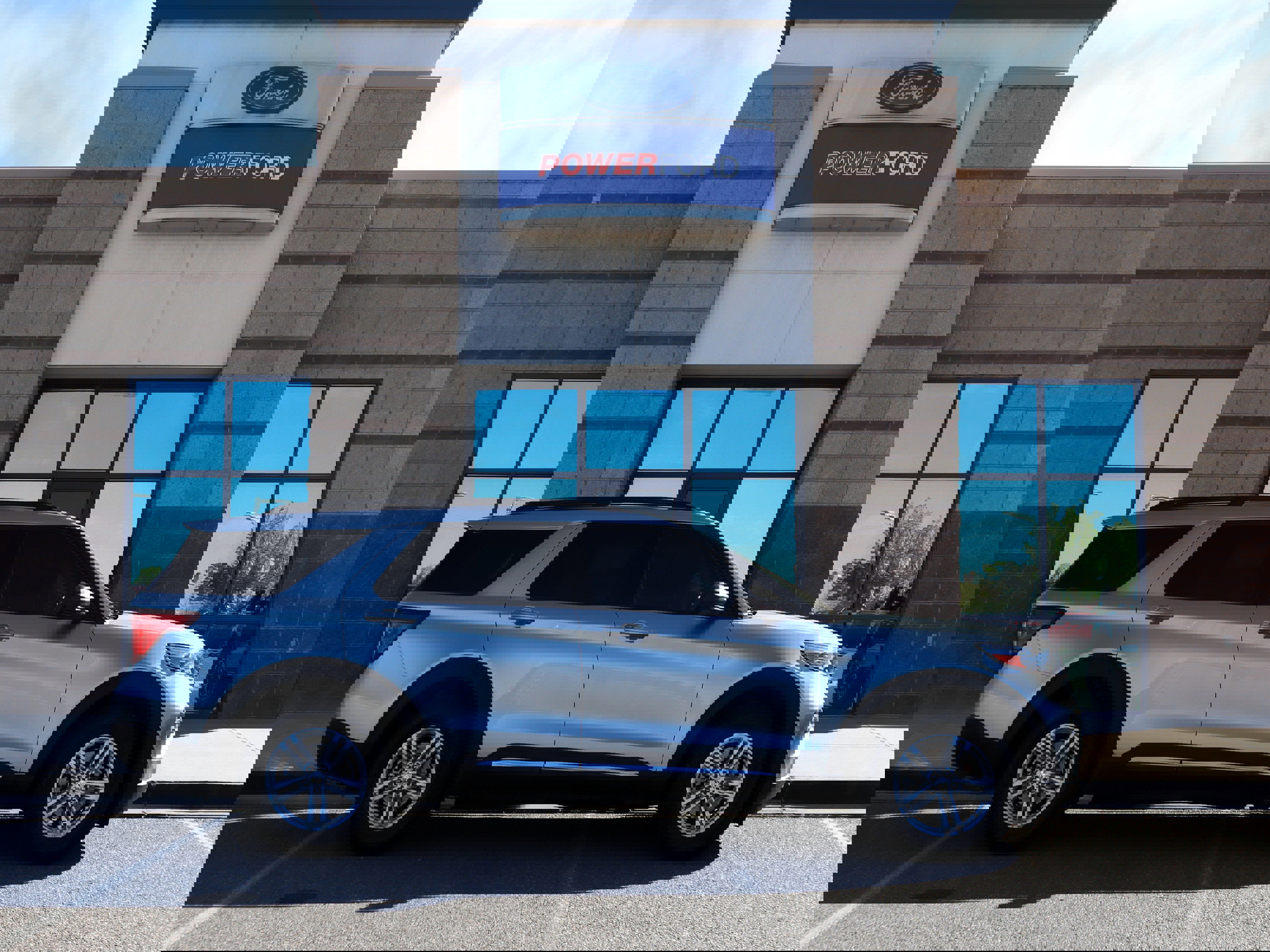 Certified 2023 Ford Explorer XLT w/ Equipment Group 202A image 6