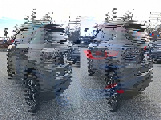 Used 2019 Jeep Compass Trailhawk w/ Cold Weather Group image 14