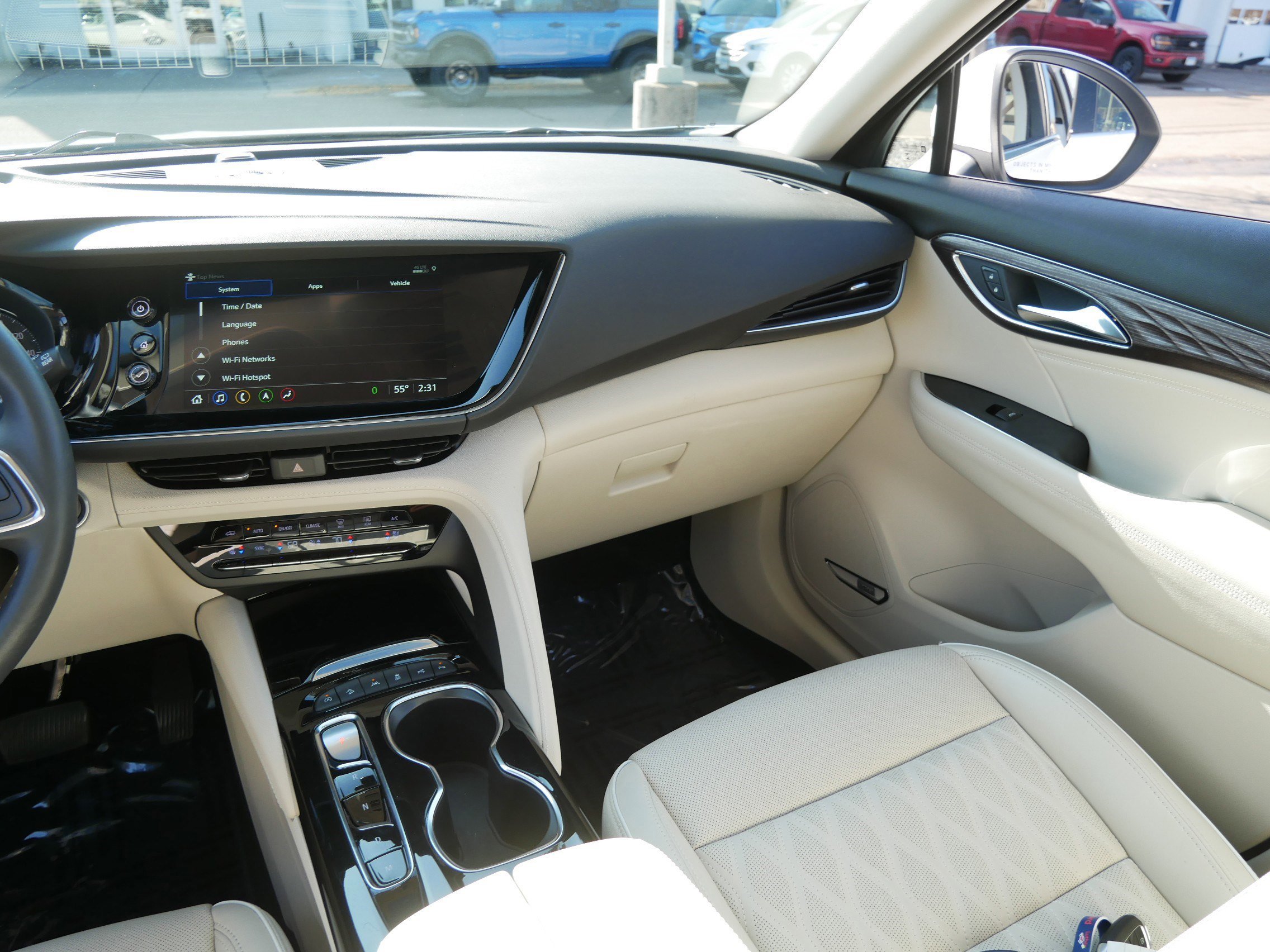 Used 2022 Buick Envision Avenir w/ Technology Package II image 10