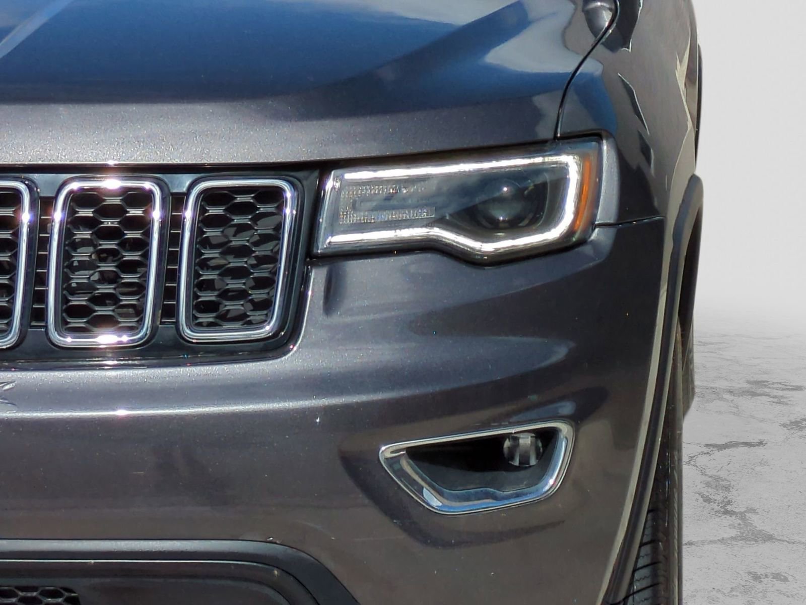 Used 2021 Jeep Grand Cherokee Laredo X image 13