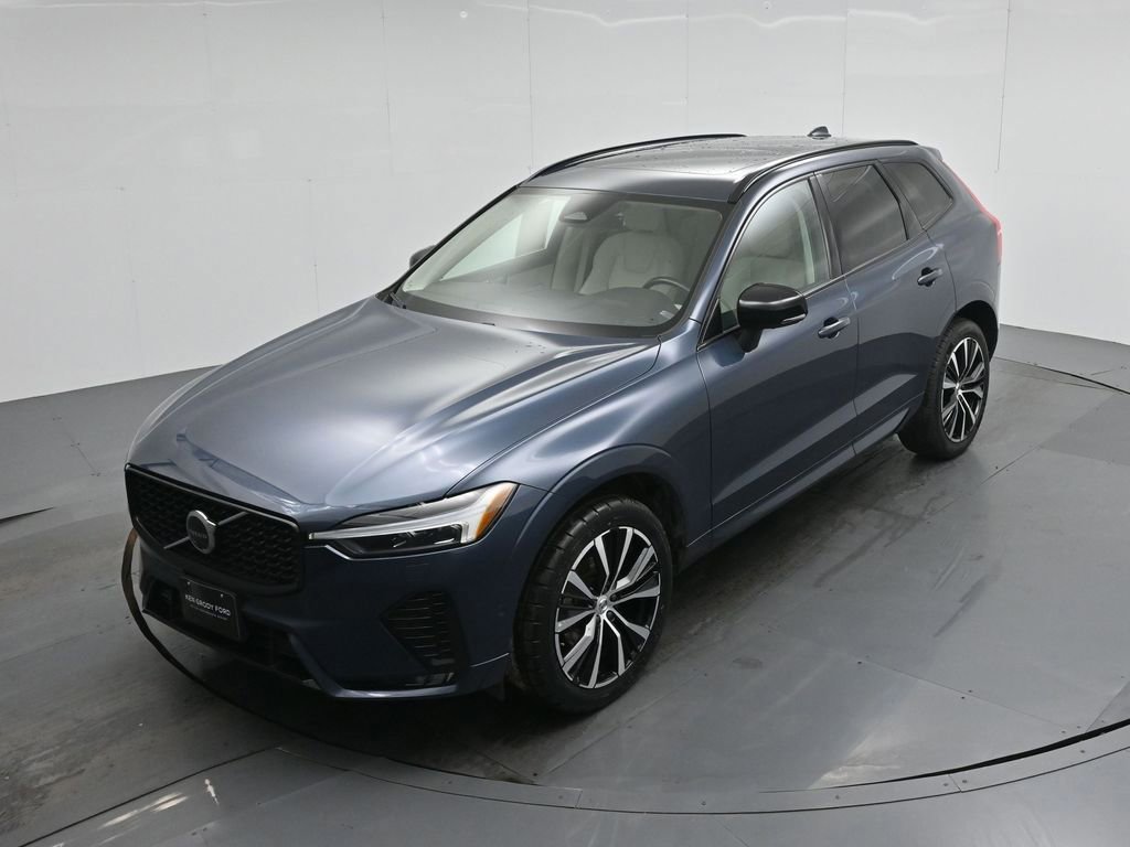 Used 2023 Volvo XC60 B5 Plus image 27