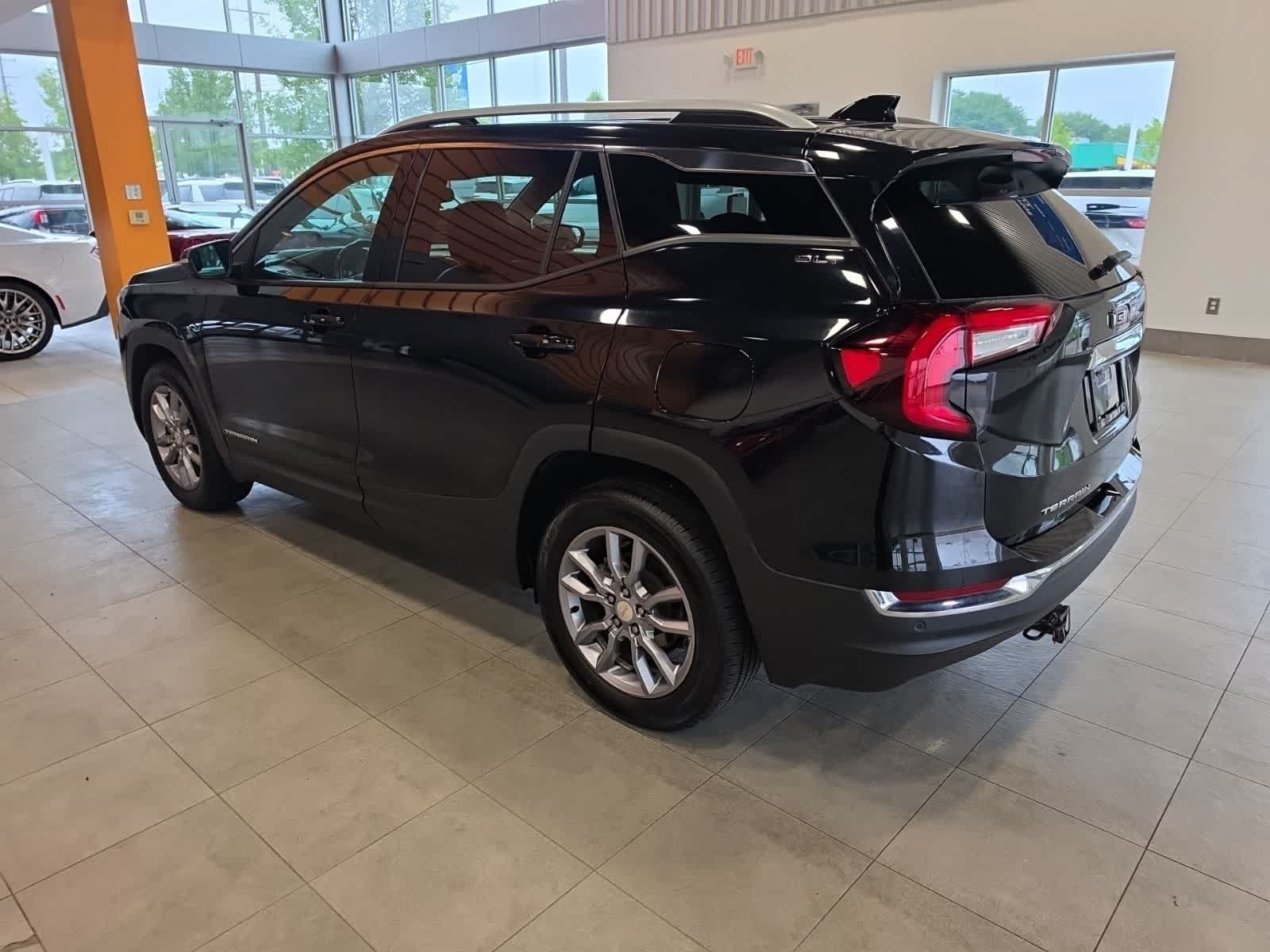 Used 2022 GMC Terrain SLT w/ Infotainment Package II AWD/4WD image 14